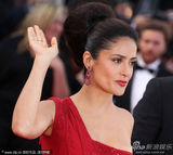 幻灯图集：乔治-卢卡斯杨紫琼捧场《华尔街2》首映