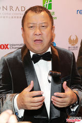 组图：苗侨伟支持子女拍拖 李康生称对手太强