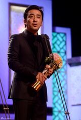 组图：第33届韩国青龙奖崔岷植林秀晶封帝后