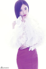 组图：阚清子薄纱显娇俏 单手掐腰秀玲珑曲线