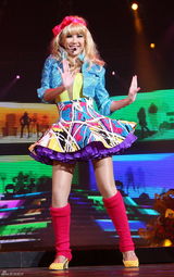 高清组图：李玟芭比造型炫丽出境 百变女王再降临