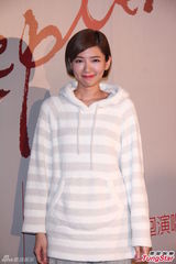 组图：孙燕姿橙发亮眼披黄金甲 许美静助阵