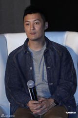 组图：余文乐黄秋生助阵《车手》海报揭幕仪式