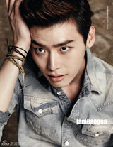 组图：李钟硕秋冬服饰写真尽显轻熟男魅力