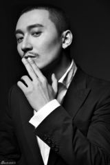 组图：陈昊黑白写真 魅惑绅士展型男本色