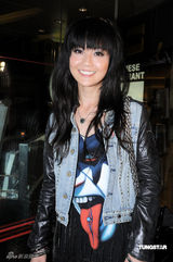 幻灯图集：阿Sa(蔡卓妍)办27岁生日派对 阿娇亮相抢风头