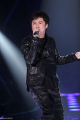 组图：《歌手》张宇绝地反击 周笔畅致敬小虎队