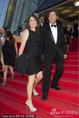 高清组图：《女人之源》首映 吕克-贝松吻娇妻抢镜