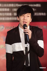 组图：林俊杰大方对Hebe示爱 为其写歌盼有合作