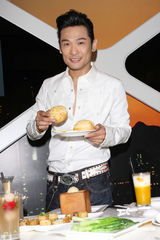 高清图：杜德伟事业爱情两得意 开餐厅筹结婚事宜