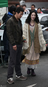 组图：韩星权相佑(权相宇)郑丽苑新片《疼痛》公开探班