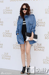 组图：少女时代徐贤Clara等助阵时尚活动