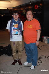 组图：《猛鬼爱情故事》热拍 周秀娜带伤上阵