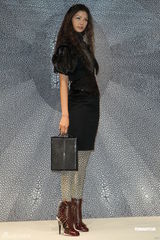 组图：林嘉绮15公分高跟鞋走秀破除怀孕传言