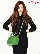 组图：韩星李多海时尚大片 黑白透视装秀好身材