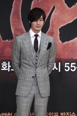 高清组图：李敏镐金喜善等出席《信义》发布会