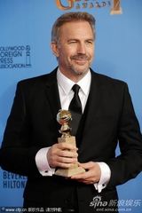 组图：科斯特纳凭《海菲茨》获迷你剧最佳男主