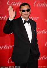 组图：桑德拉出席棕榈泉电影节 朱莉娅-罗伯茨豹纹争艳