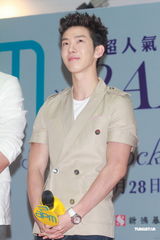 组图：韩国组合2am香港办签名会 人气爆棚粉丝众多