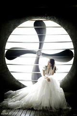 组图：韩星李波妮婚纱写真内衣外穿性感撩人