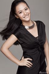 组图：杨婷婷写真曝光 纯净魅惑演绎双面娇娃