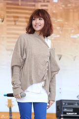 组图：张芸京王宏恩等献唱爱心公益演唱会