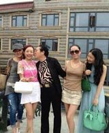 组图：网曝气功大师王林与4女艺人轮流亲吻照