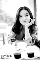 组图：朱杰最新时尚大片曝光 性感亮相活力无限