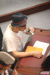 组图：黄耀明力挺“大爱同盟”支持同性恋