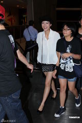 组图：Gaga个唱粉丝经典造型助阵  陈浩民夫妇捧场