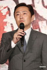 组图：日本摔跤之神武藤亮相台北 伍佰现场助阵