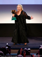 组图：伊莲娜凭《巴勒莫狂花》获最佳女演员奖