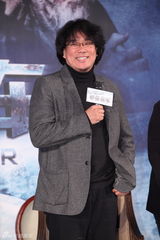 组图：《雪国列车》导演奉俊昊来华宣传