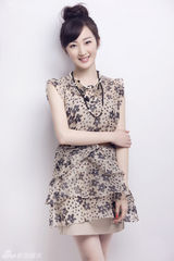 组图：程媛媛写真俏皮花苞头率真可爱