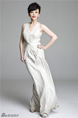 组图：王琳最新写真曝光 显优雅女人味