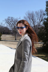 组图：张萌美国街拍大片 气场全开酷似女特工