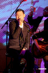 幻灯：张学友推全新大碟 因版税问题或将被无线封杀