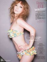 组图：滨崎步比基尼写真 粉唇妩媚秀曼妙曲线