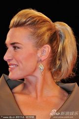 组图：《杀戮》威尼斯首映 温丝莱特雍容大气