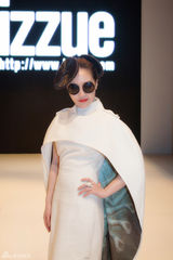 组图：徐海星不惧整容传闻再战时装周