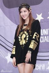 组图：T-ara N4嘻哈装亮相 宣布将进军美国