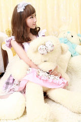 组图：90后歌手洛绮萝莉女仆装写真曝光