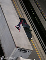 组图：新《蜘蛛侠》热拍 新戏服全身照曝光