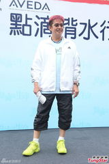 组图：谭咏麟想看霍汶希女儿 母亲节尽孝陪家人