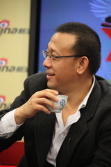 组图：《让子弹飞》主创做客 姜文解读影片