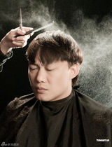 高清图：陈奕迅拍新歌MV 鬼马不改接受内心戏大挑战 