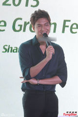 组图：韩星李敏镐上演神速变装 秀中文获赞许