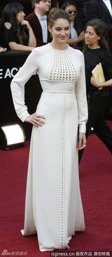 高清组图：奥斯卡红毯谢琳-伍德蕾白色礼服端庄