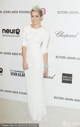 组图：奥斯卡艾滋基金派对 众女星亮相