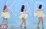 组图：Kara穿花裙亮相《冠军秀》尽显青春靓丽